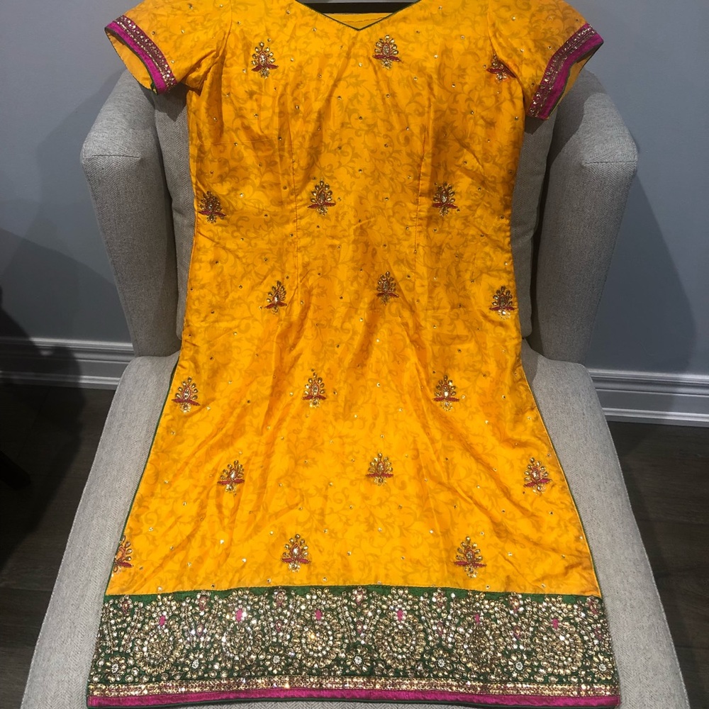Yellow Salwar suit - Punjabi / Indian